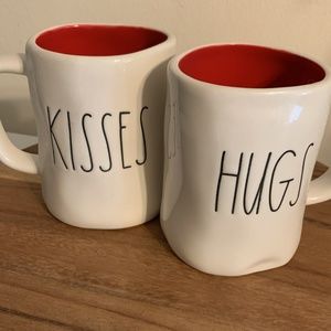 Rae Dunn Set of 2 "Kisses" and "Hugs" Mugs